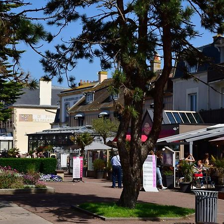 La Courette, Maison Avec Cour Proche Plage Graye-sur-Mer Экстерьер фото